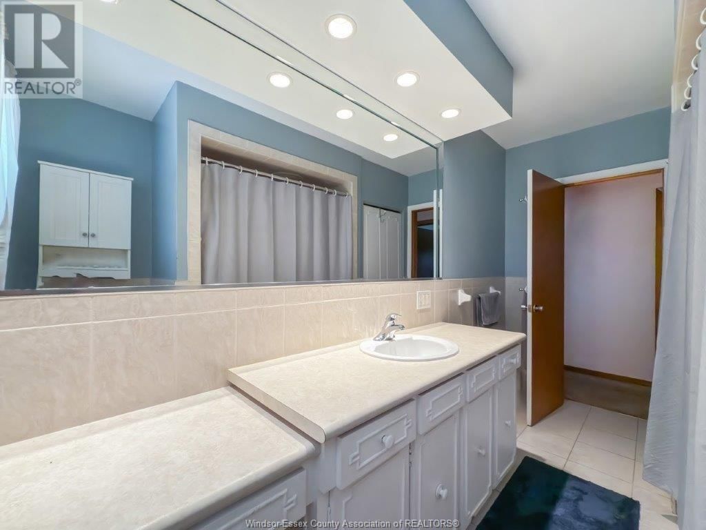 305 MAPLE AVE AVENUE Image 14