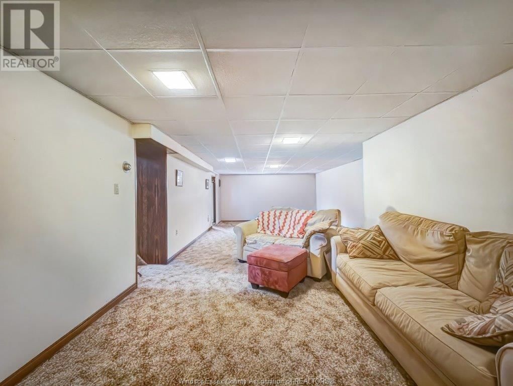 305 MAPLE AVE AVENUE Image 20