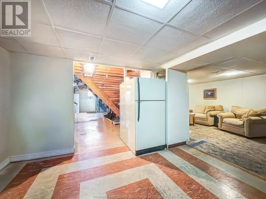 305 MAPLE AVE AVENUE Image 23