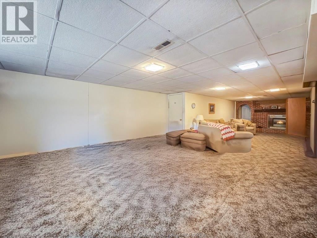 305 MAPLE AVE AVENUE Image 26