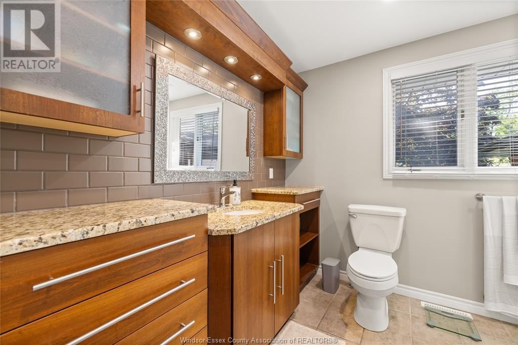 4259 ROSELAND DRIVE EAST Image 15