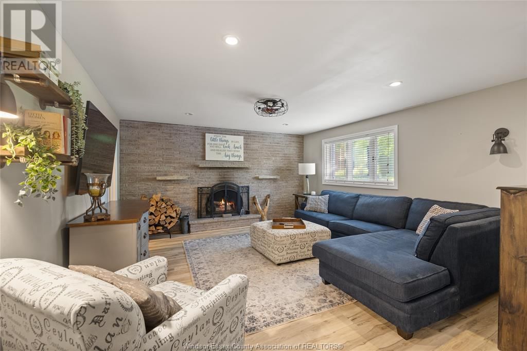 4259 ROSELAND DRIVE EAST Image 21
