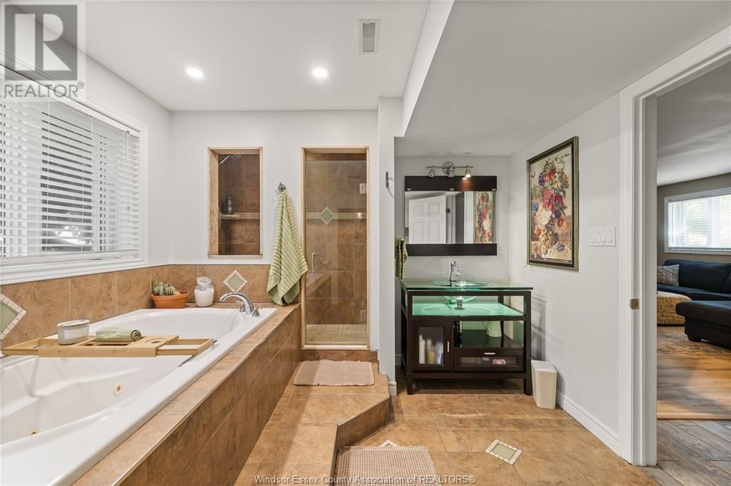 4259 ROSELAND DRIVE EAST Image 25