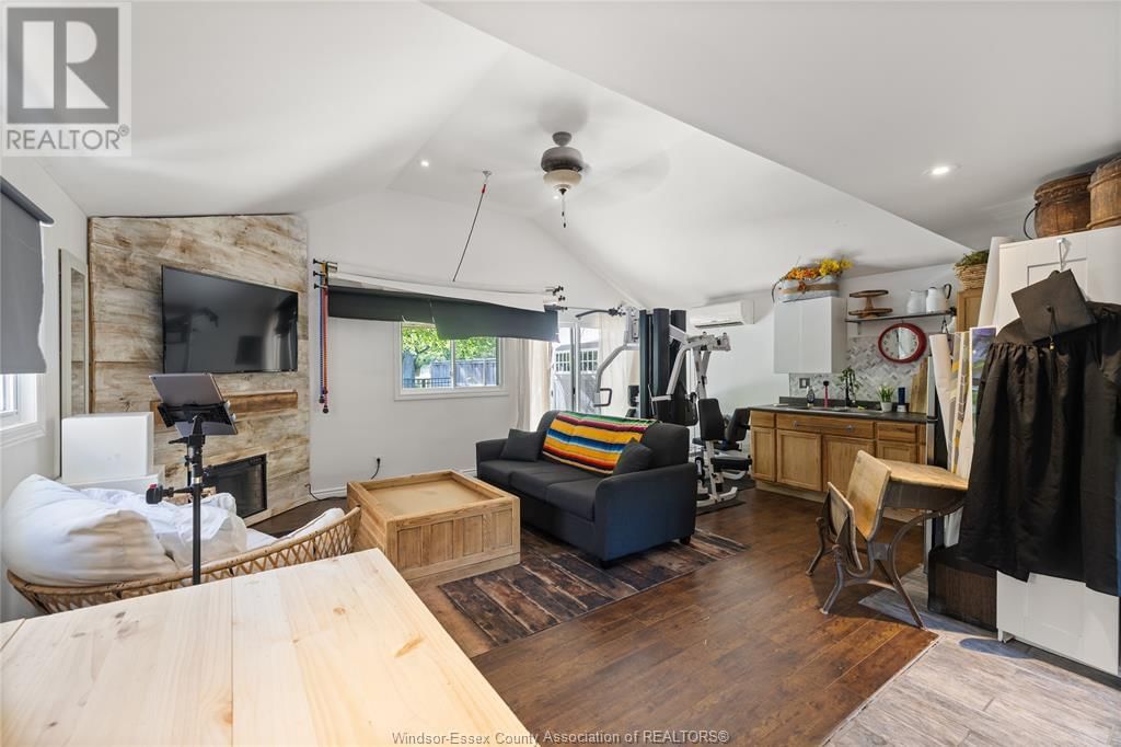 4259 ROSELAND DRIVE EAST Image 30