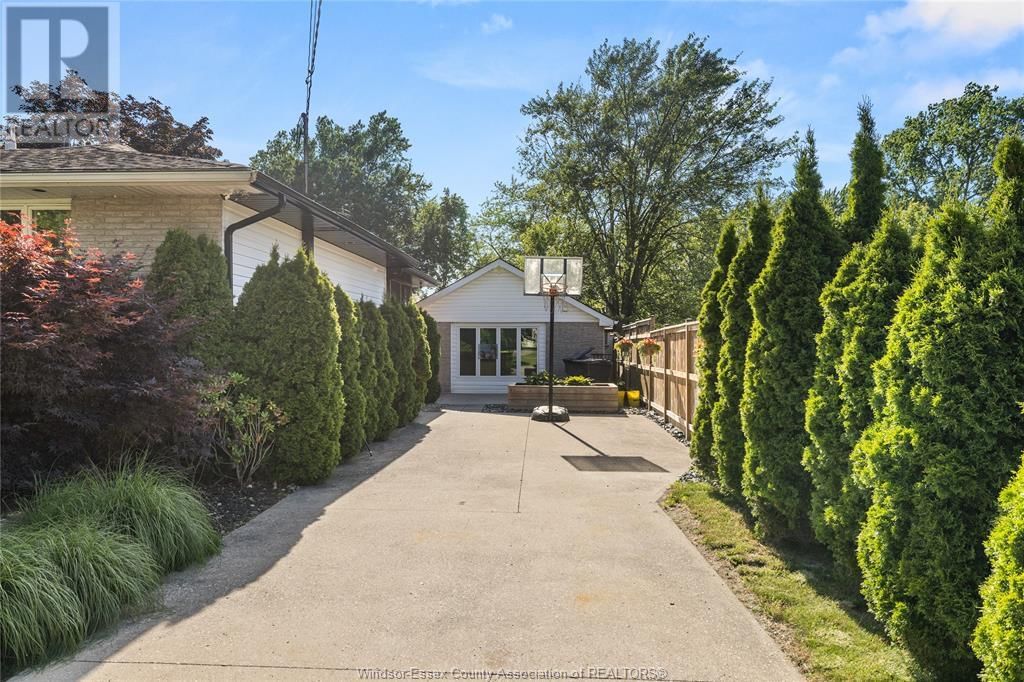 4259 ROSELAND DRIVE EAST Image 34