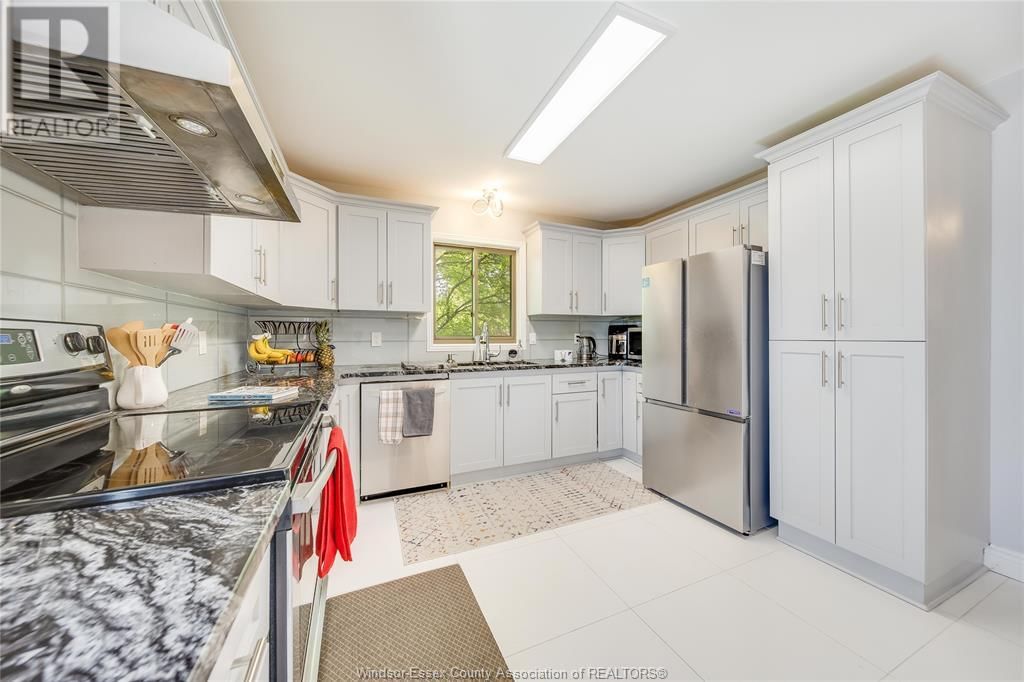 2505 ST CLAIR AVENUE Image 12