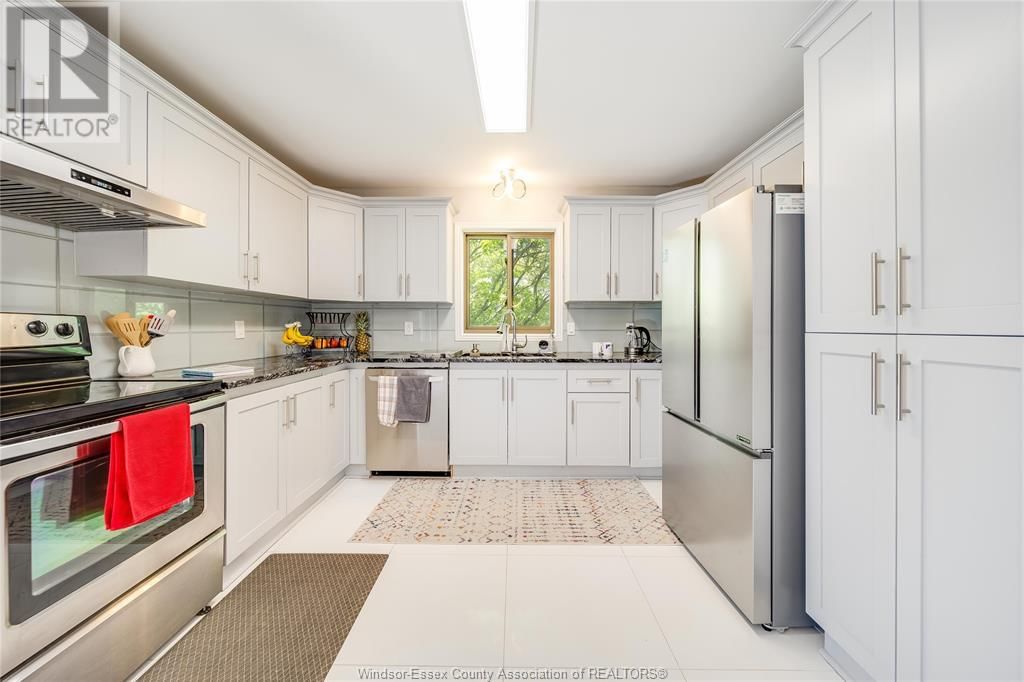 2505 ST CLAIR AVENUE Image 13