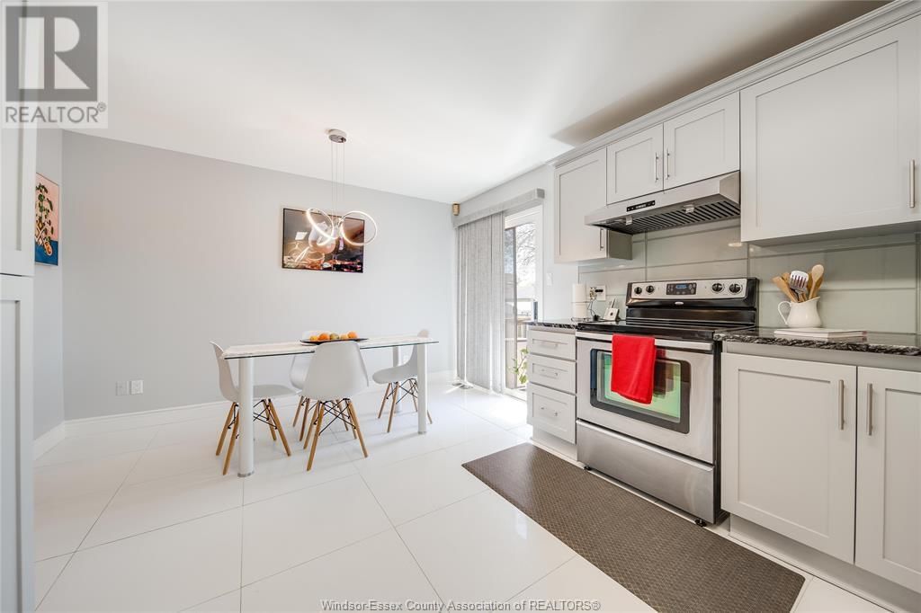 2505 ST CLAIR AVENUE Image 14