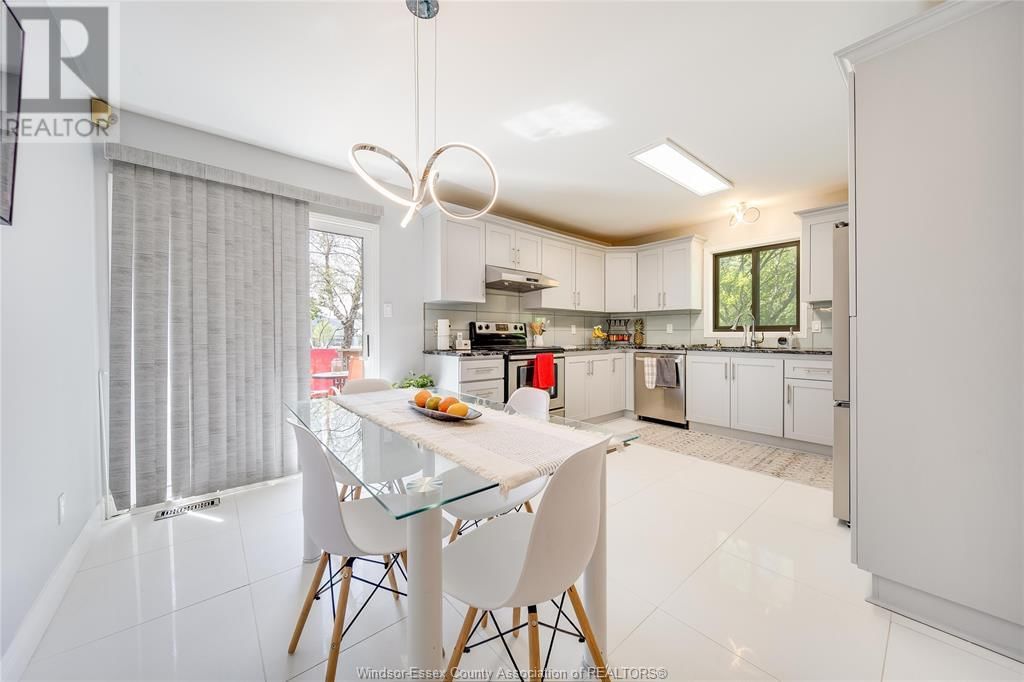 2505 ST CLAIR AVENUE Image 15