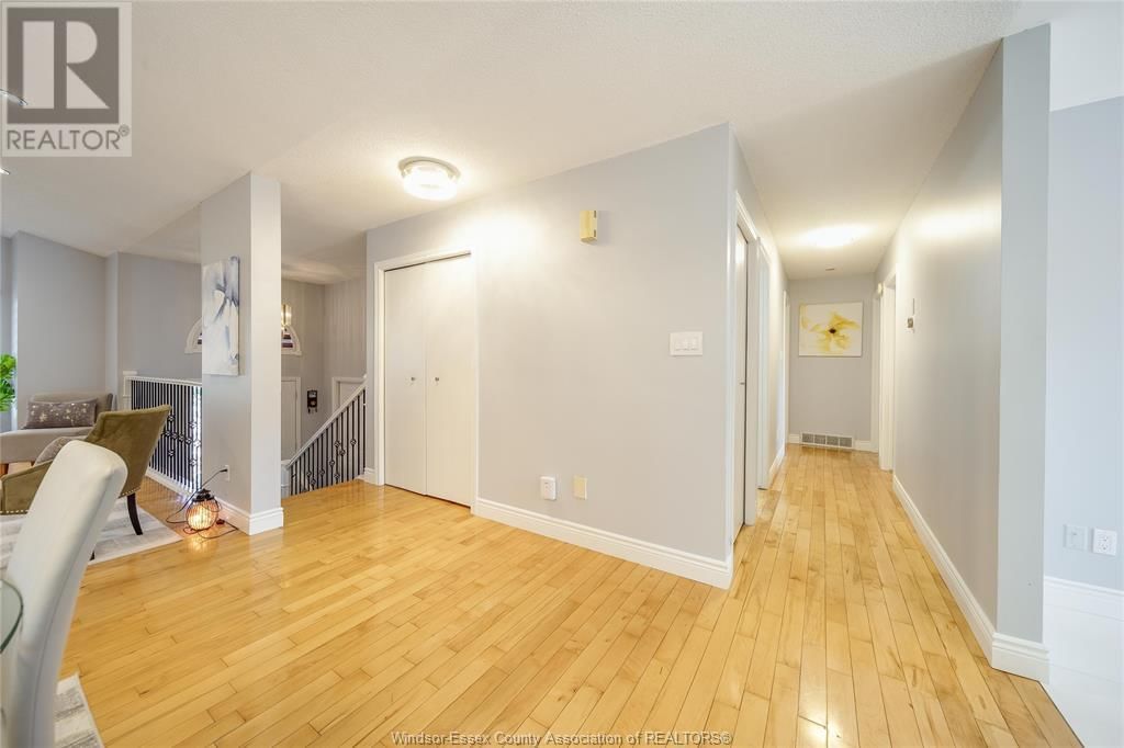 2505 ST CLAIR AVENUE Image 16