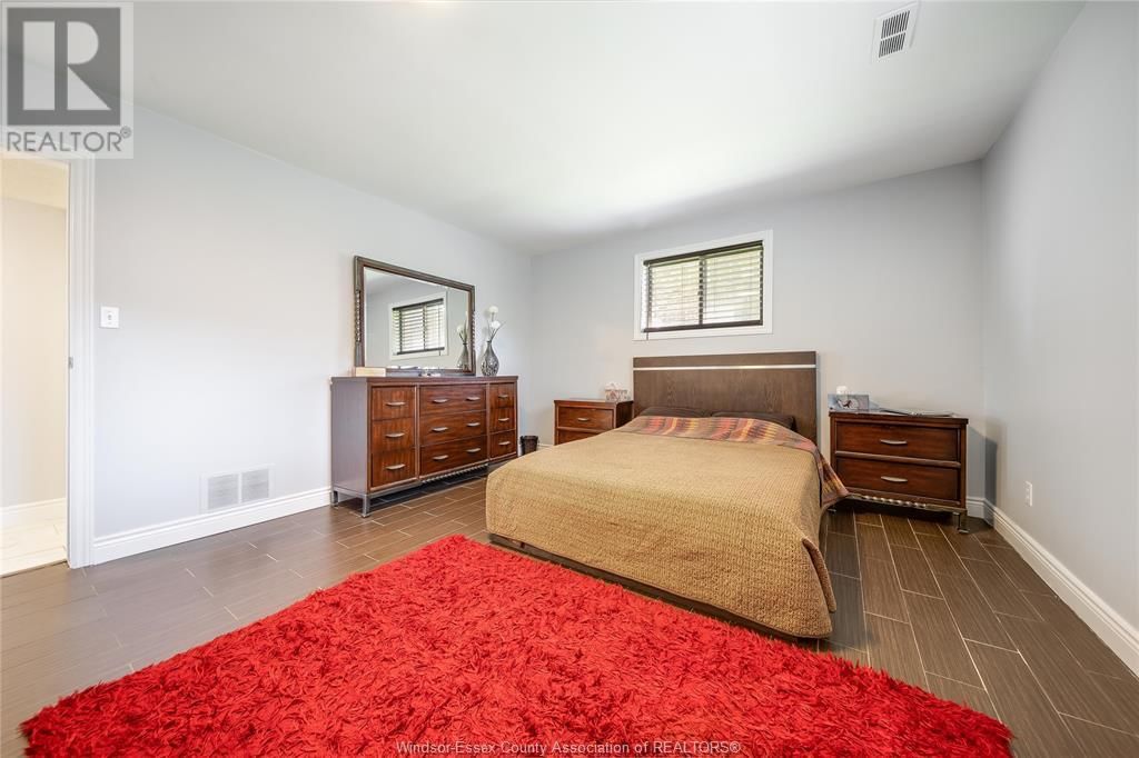 2505 ST CLAIR AVENUE Image 28