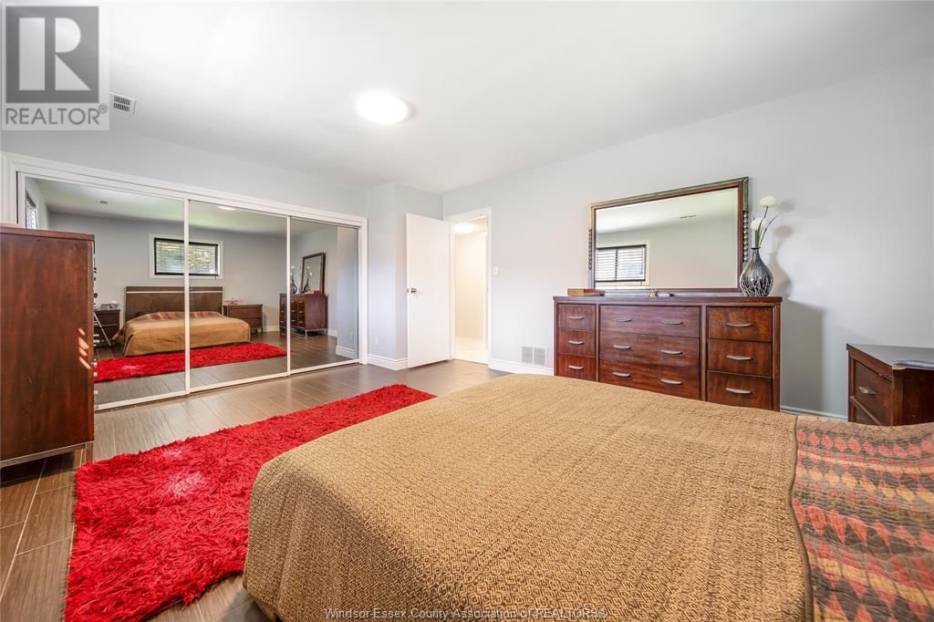 2505 ST CLAIR AVENUE Image 29
