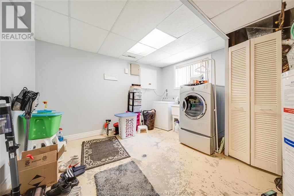 2505 ST CLAIR AVENUE Image 32