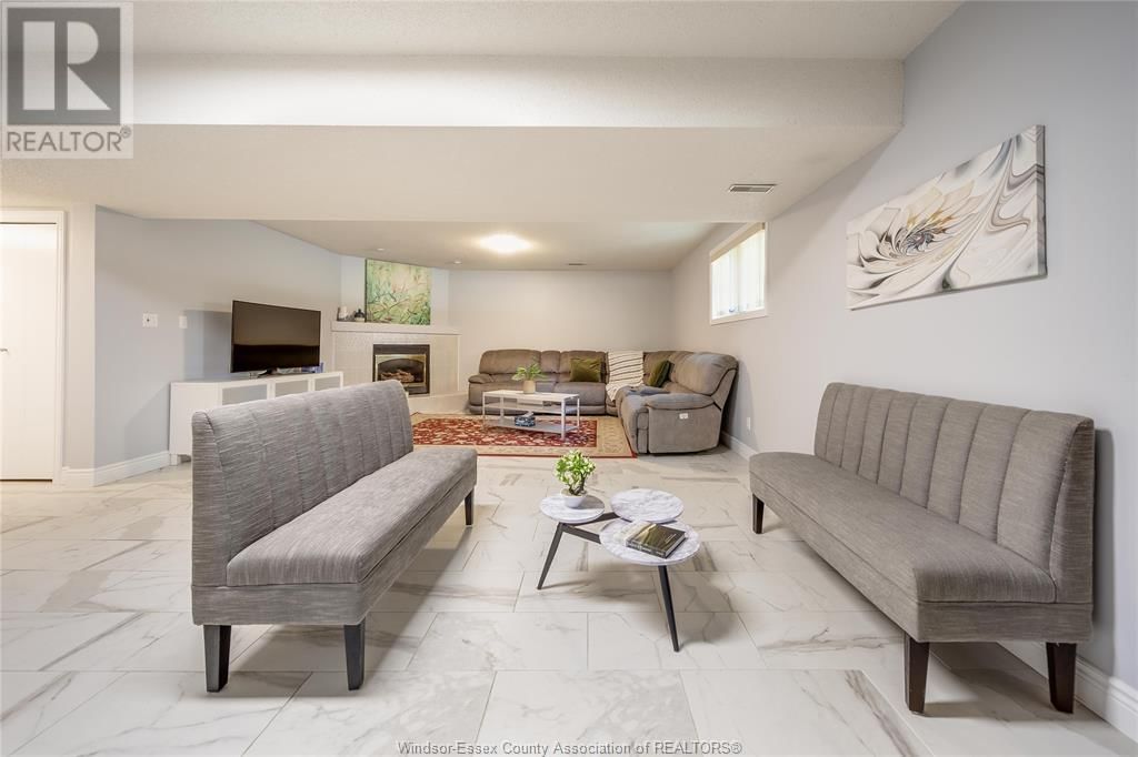 2505 ST CLAIR AVENUE Image 35