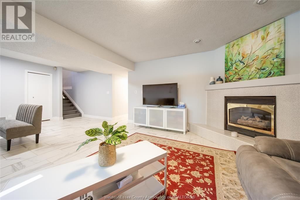 2505 ST CLAIR AVENUE Image 36