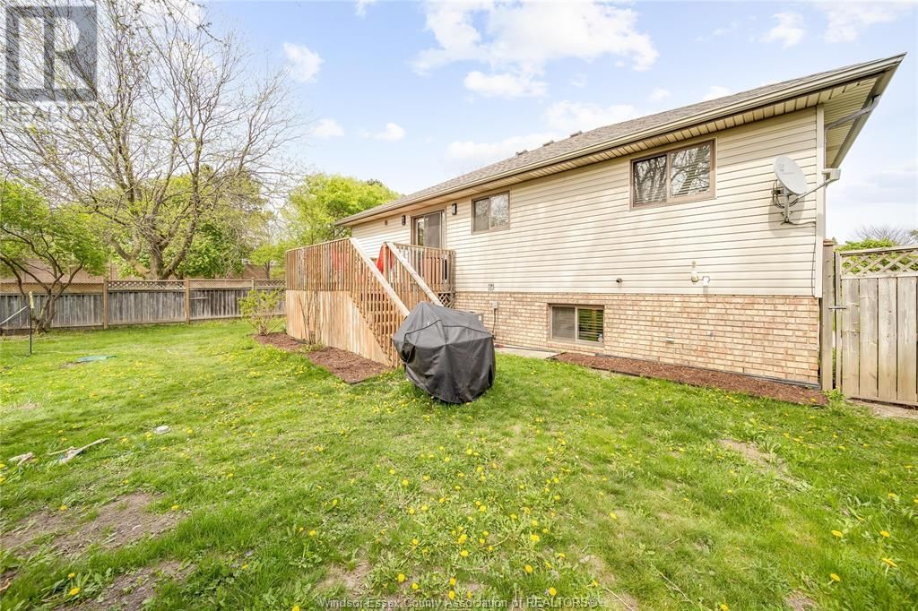 2505 ST CLAIR AVENUE Image 40