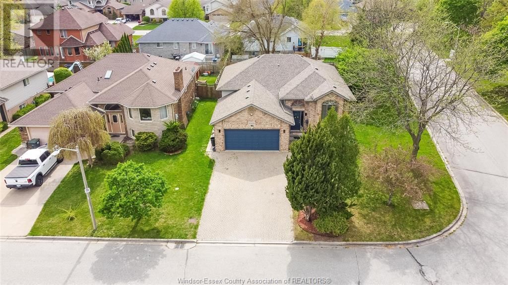 2505 ST CLAIR AVENUE Image 45