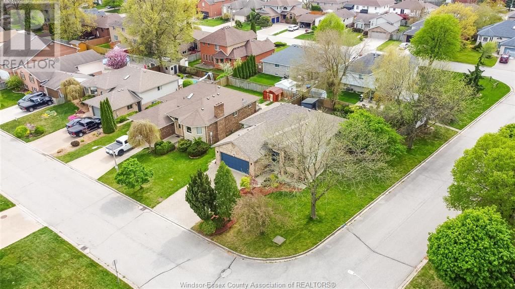 2505 ST CLAIR AVENUE Image 46