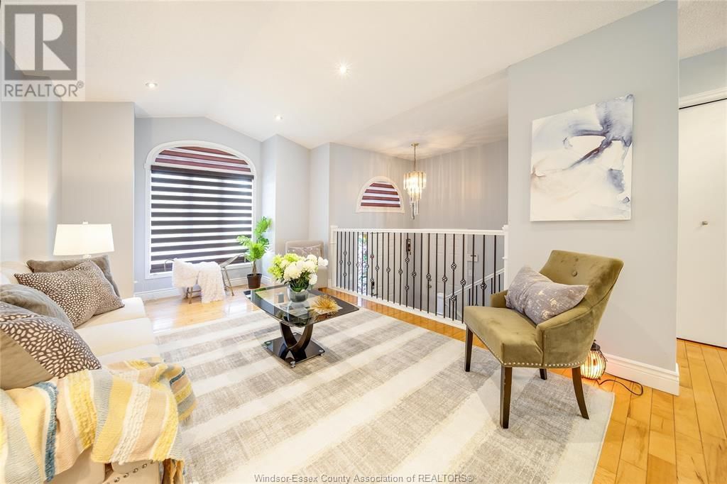 2505 ST CLAIR AVENUE Image 6