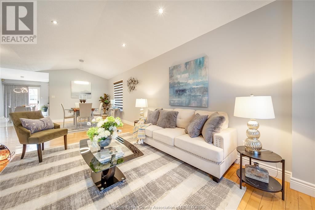 2505 ST CLAIR AVENUE Image 8