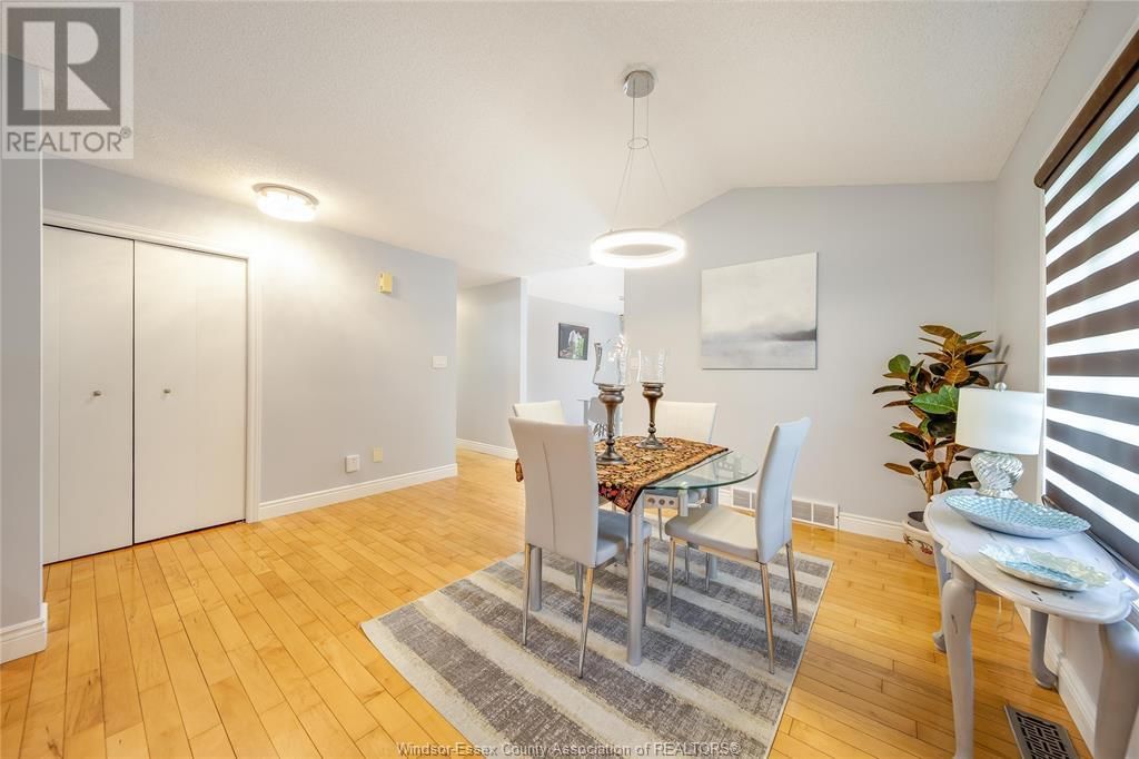 2505 ST CLAIR AVENUE Image 9