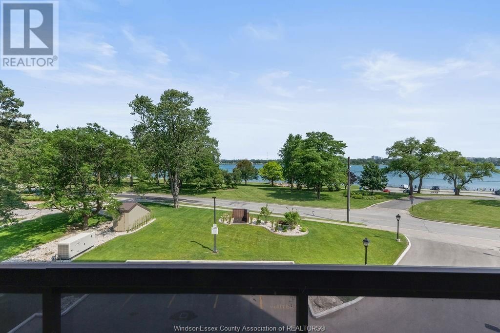 306 - 3663 RIVERSIDE DRIVE EAST Image 13