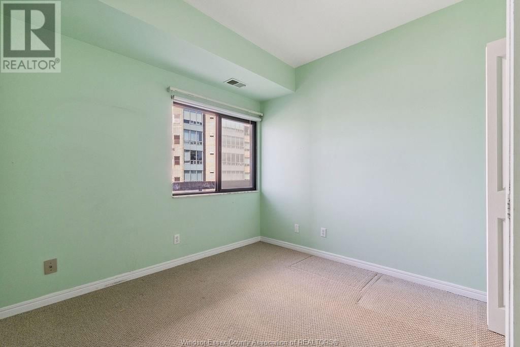 306 - 3663 RIVERSIDE DRIVE EAST Image 18