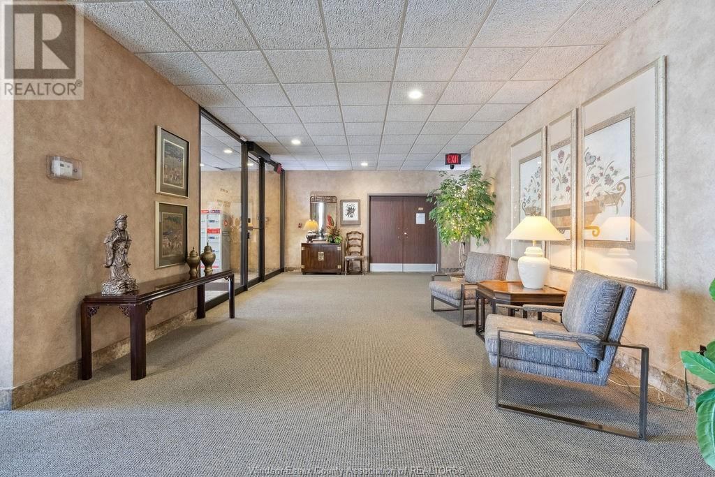 306 - 3663 RIVERSIDE DRIVE EAST Image 3