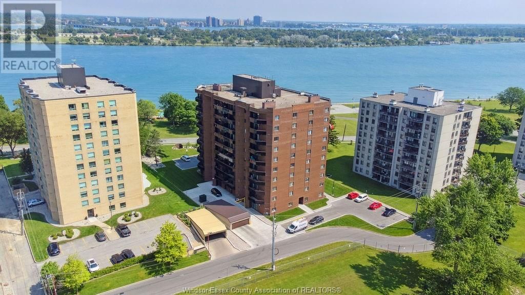 306 - 3663 RIVERSIDE DRIVE EAST Image 32