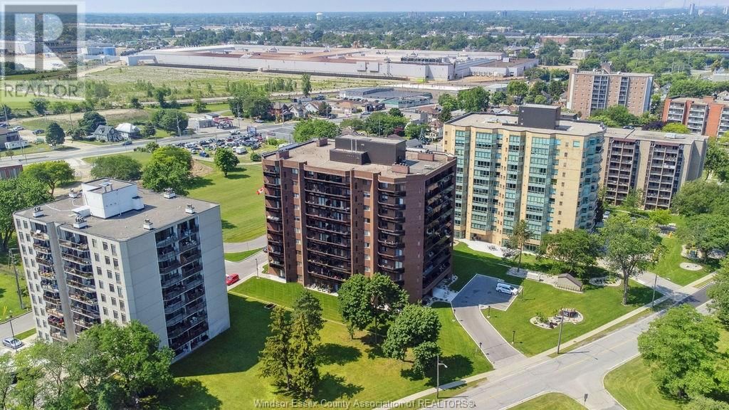306 - 3663 RIVERSIDE DRIVE EAST Image 34