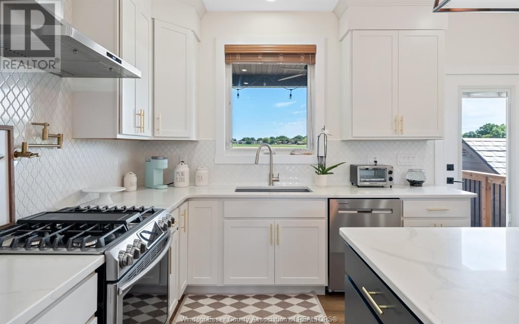 105 CONSERVATION BOULEVARD Image 15