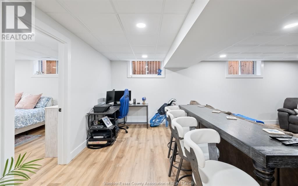 105 CONSERVATION BOULEVARD Image 31