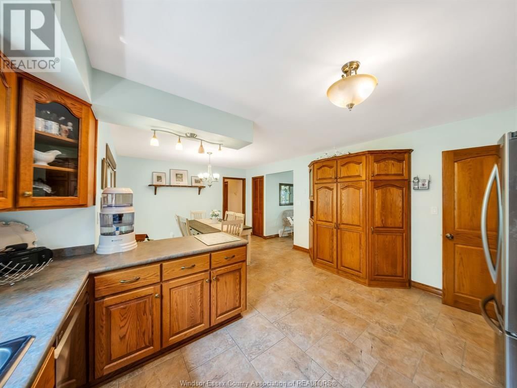 3927 SOUTH TALBOT ROAD Image 11