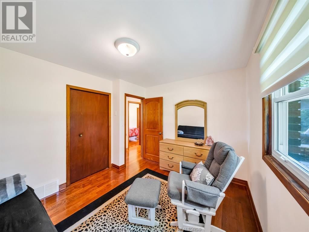 3927 SOUTH TALBOT ROAD Image 20