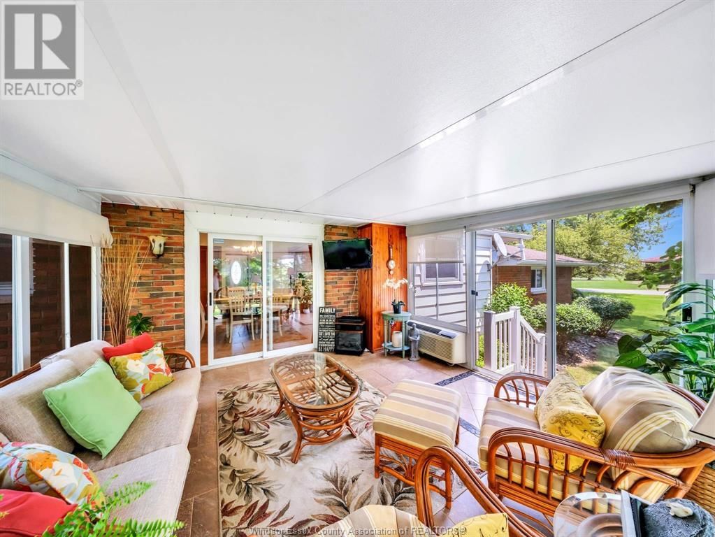 3927 SOUTH TALBOT ROAD Image 22