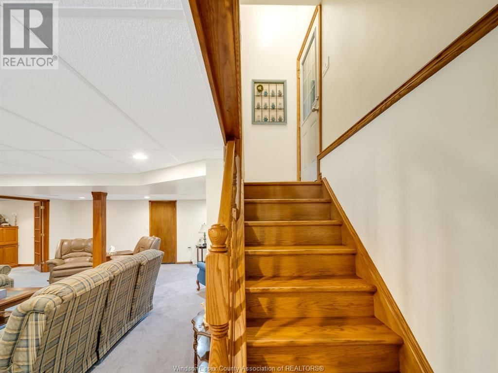 3927 SOUTH TALBOT ROAD Image 24