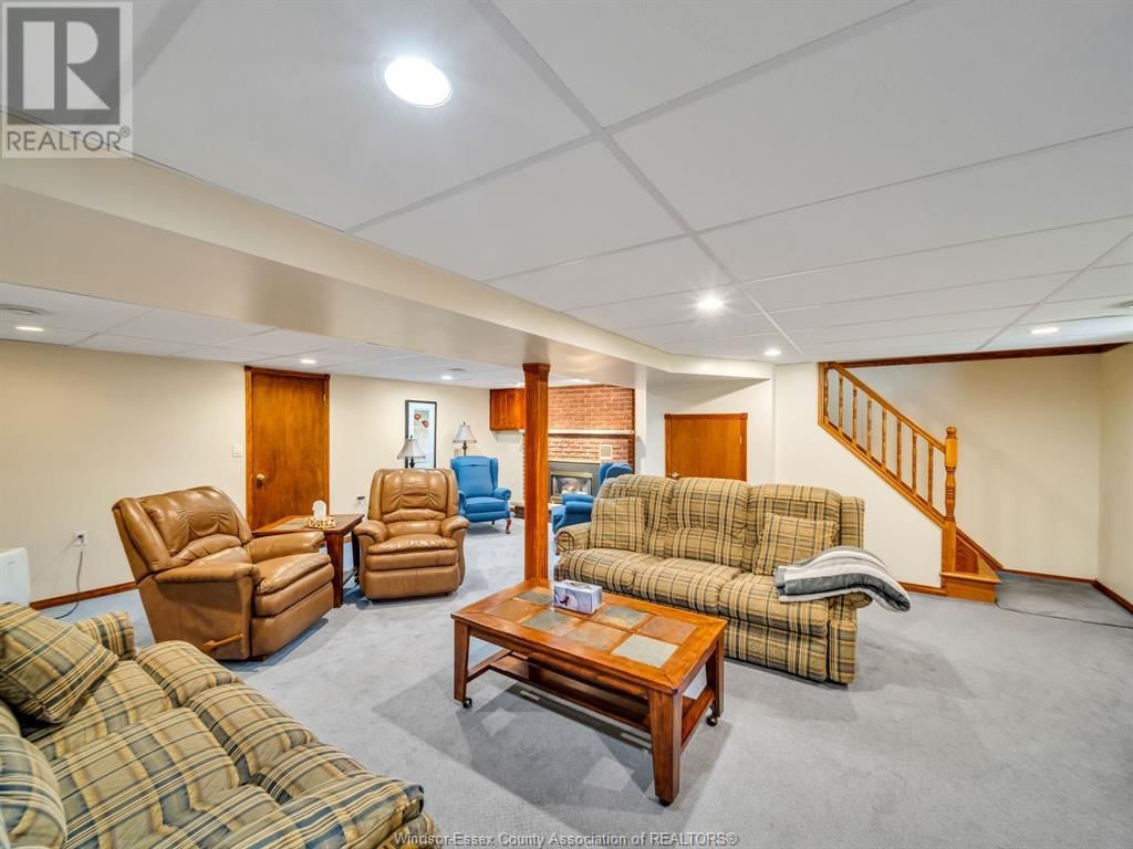 3927 SOUTH TALBOT ROAD Image 25