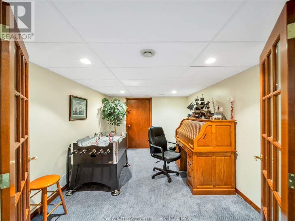 3927 SOUTH TALBOT ROAD Image 27
