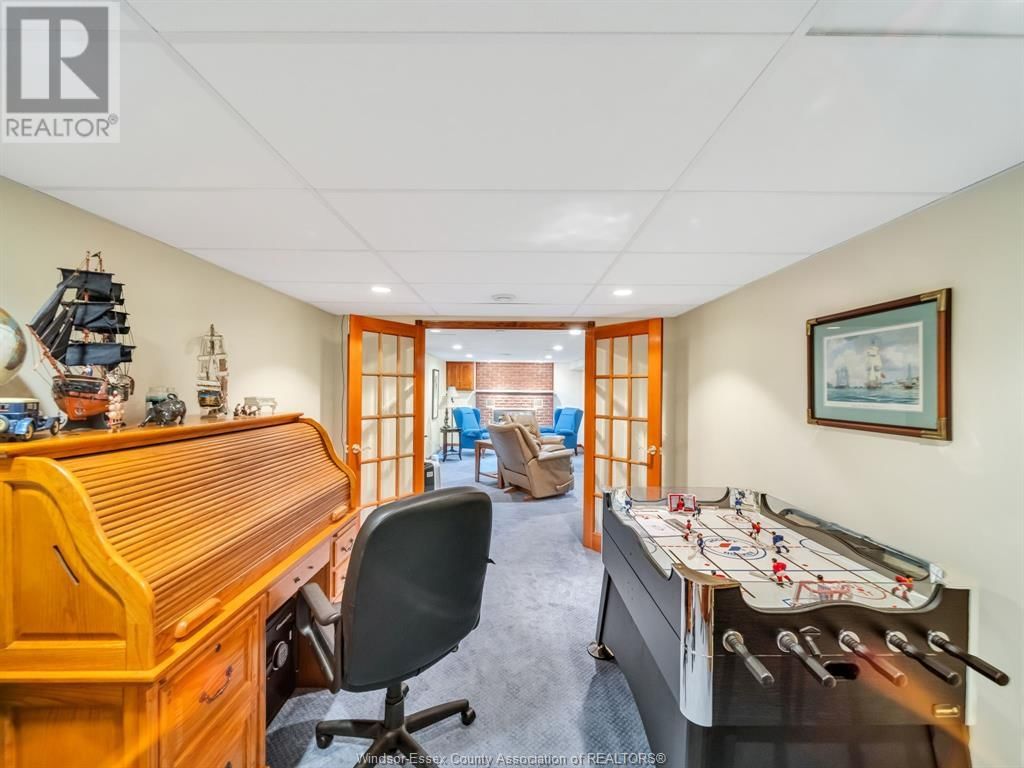 3927 SOUTH TALBOT ROAD Image 28