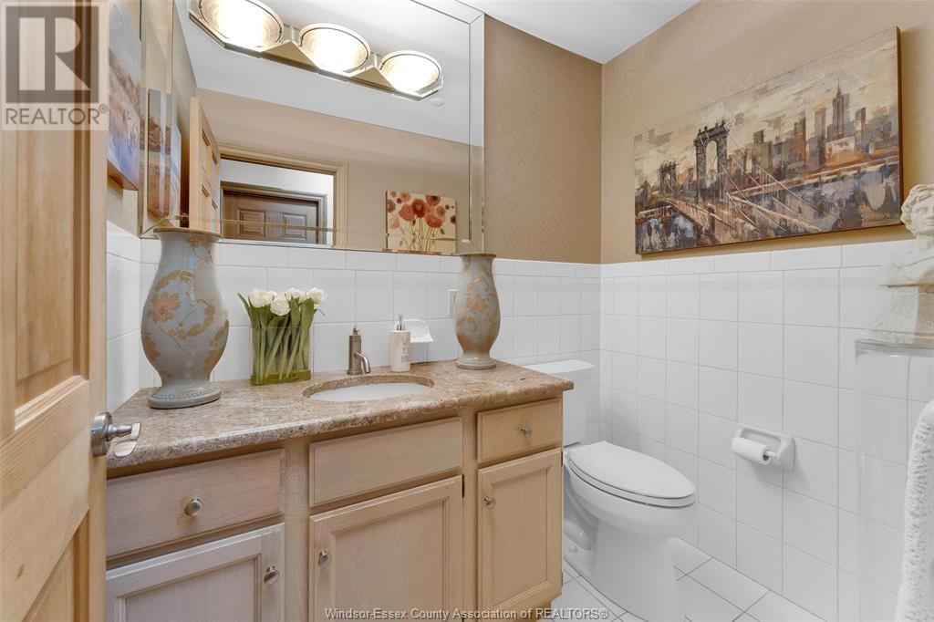 541 KERR CRESCENT Image 17