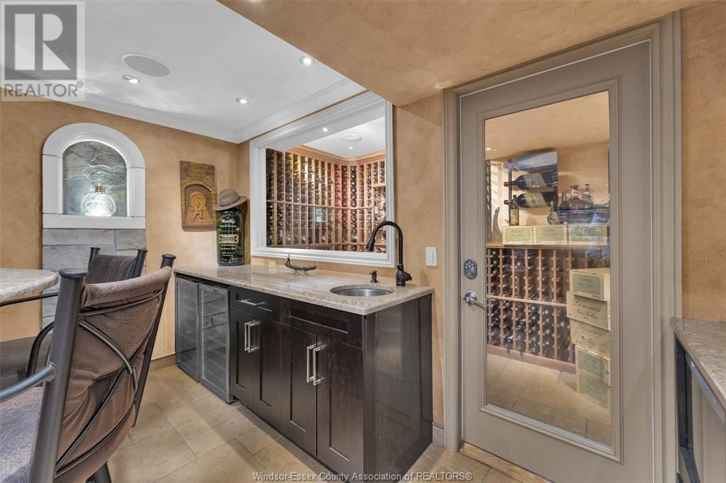 541 KERR CRESCENT Image 30