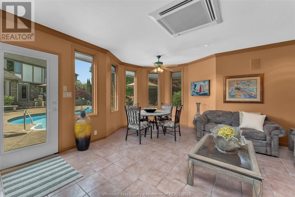 541 KERR CRESCENT Image 48