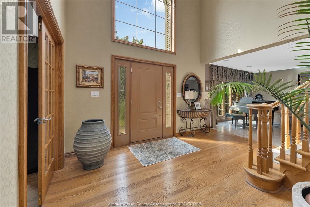 541 KERR CRESCENT Image 5