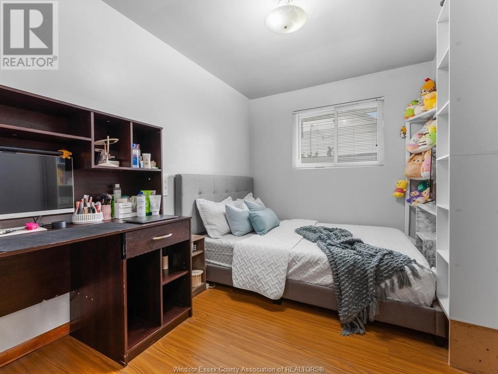 1310 DUFFERIN Image 17