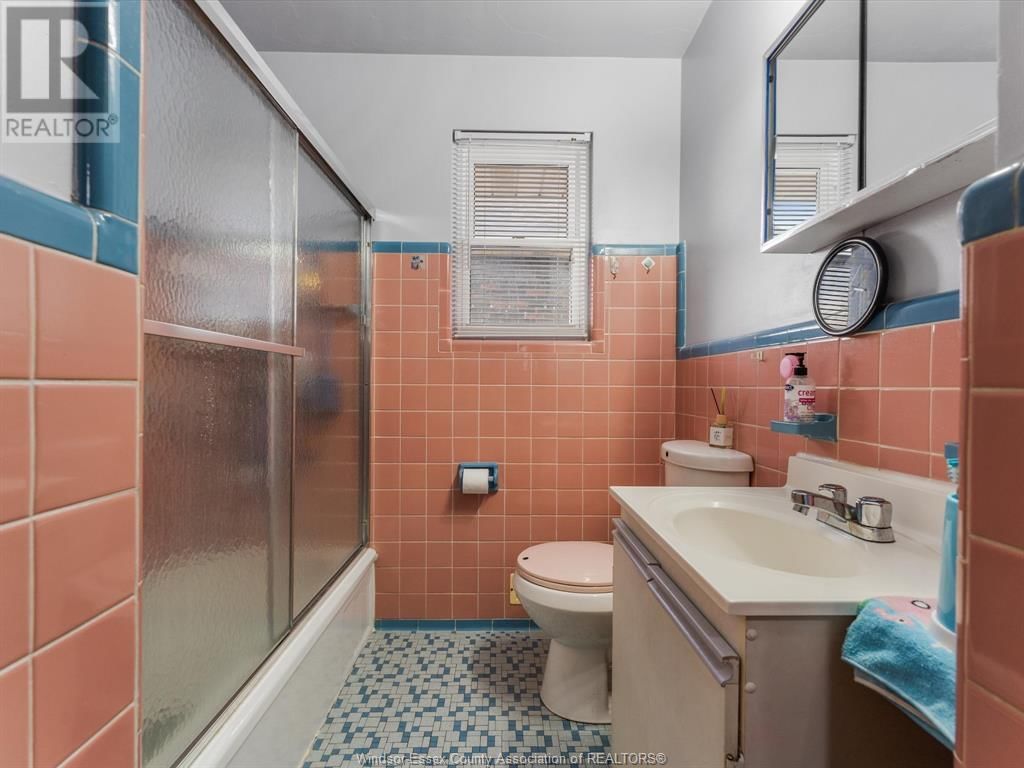 1310 DUFFERIN Image 20