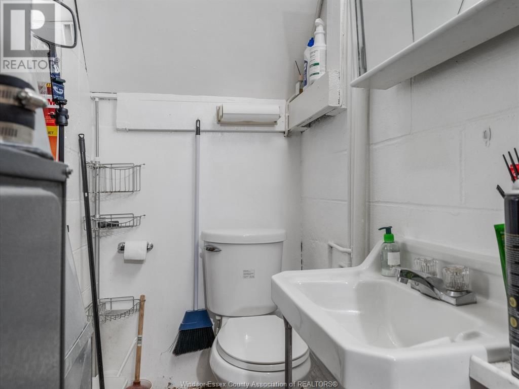 1310 DUFFERIN Image 29