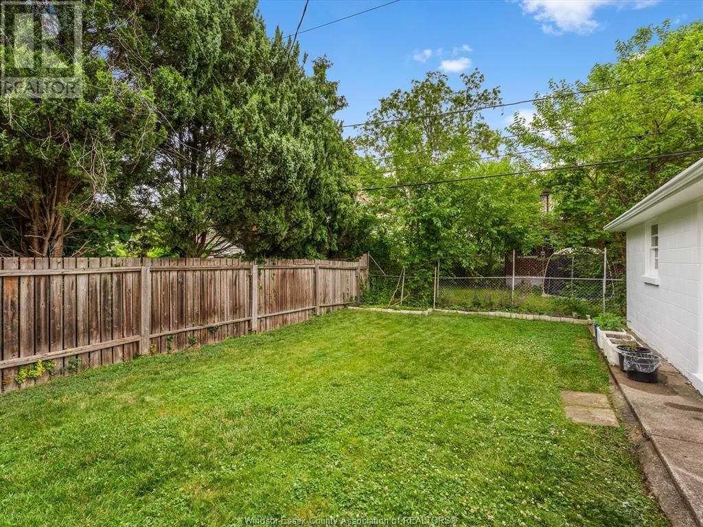 1310 DUFFERIN Image 33