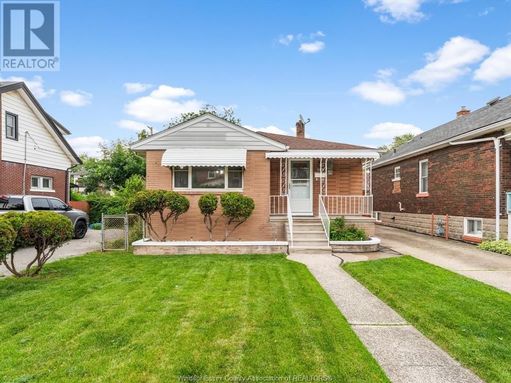 1310 DUFFERIN Image 4