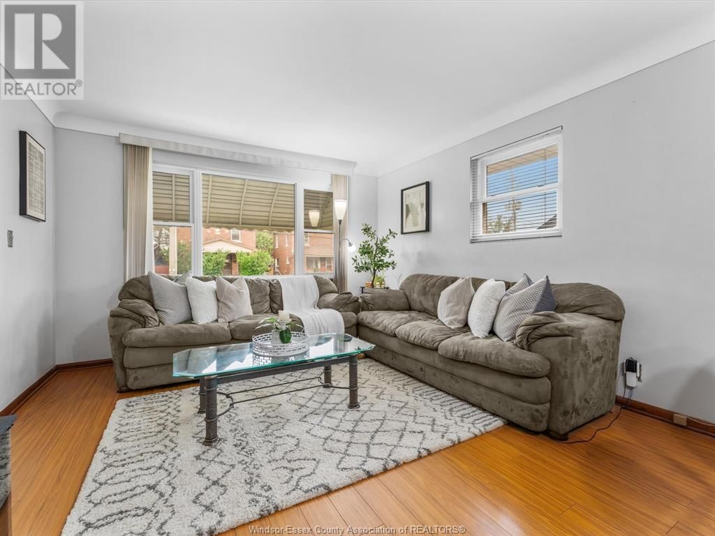 1310 DUFFERIN Image 8