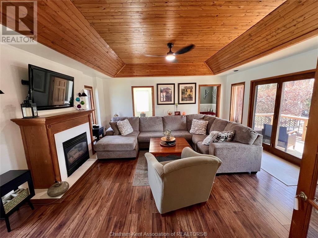 234 WELLINGTON STREET Image 16